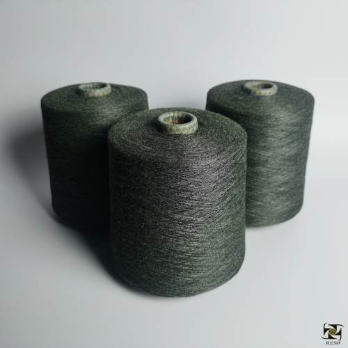 70%預(yù)氧絲30%對位芳綸混紡紗線 20S/2D（軍綠色）